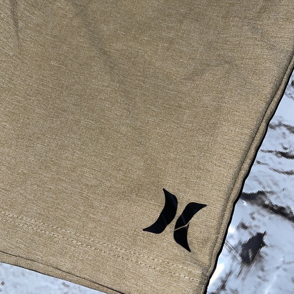 Boys Hurley 100% polyester shorts sz 5 - Picture 2 of 5